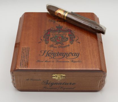 Arturo Fuente Hemingway Signature Natural